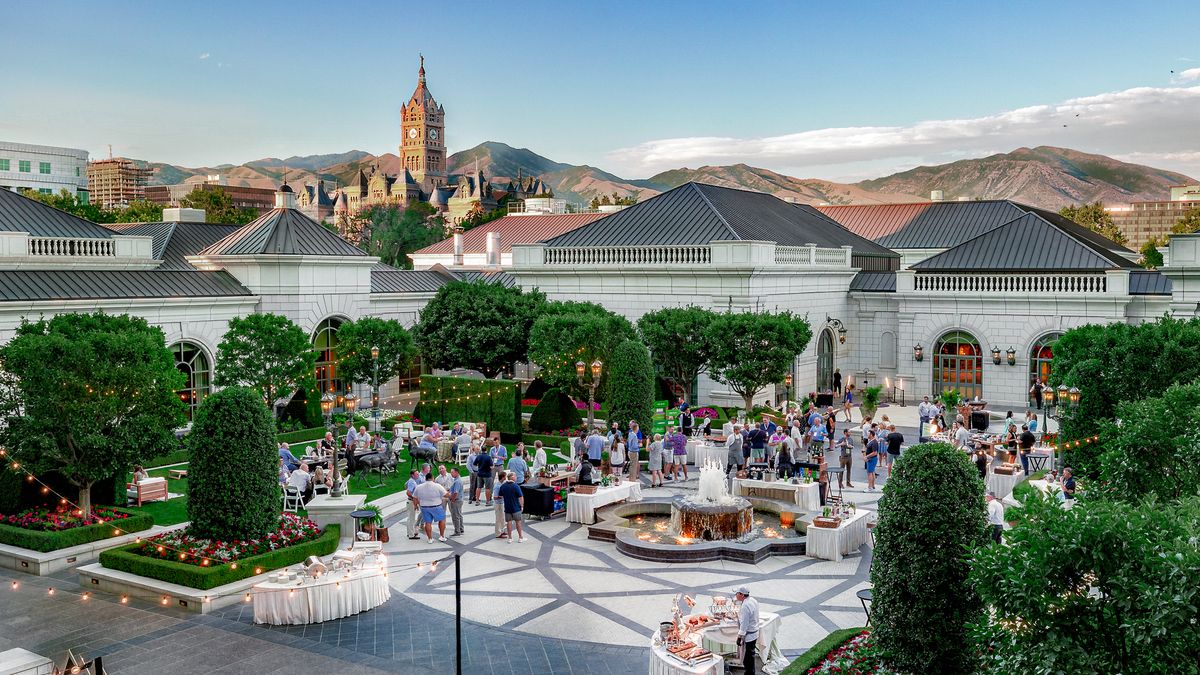 Large group event in Grand America Courtyard.